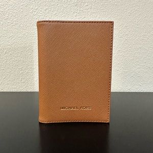 NWOT Michael Kors Passport Holder